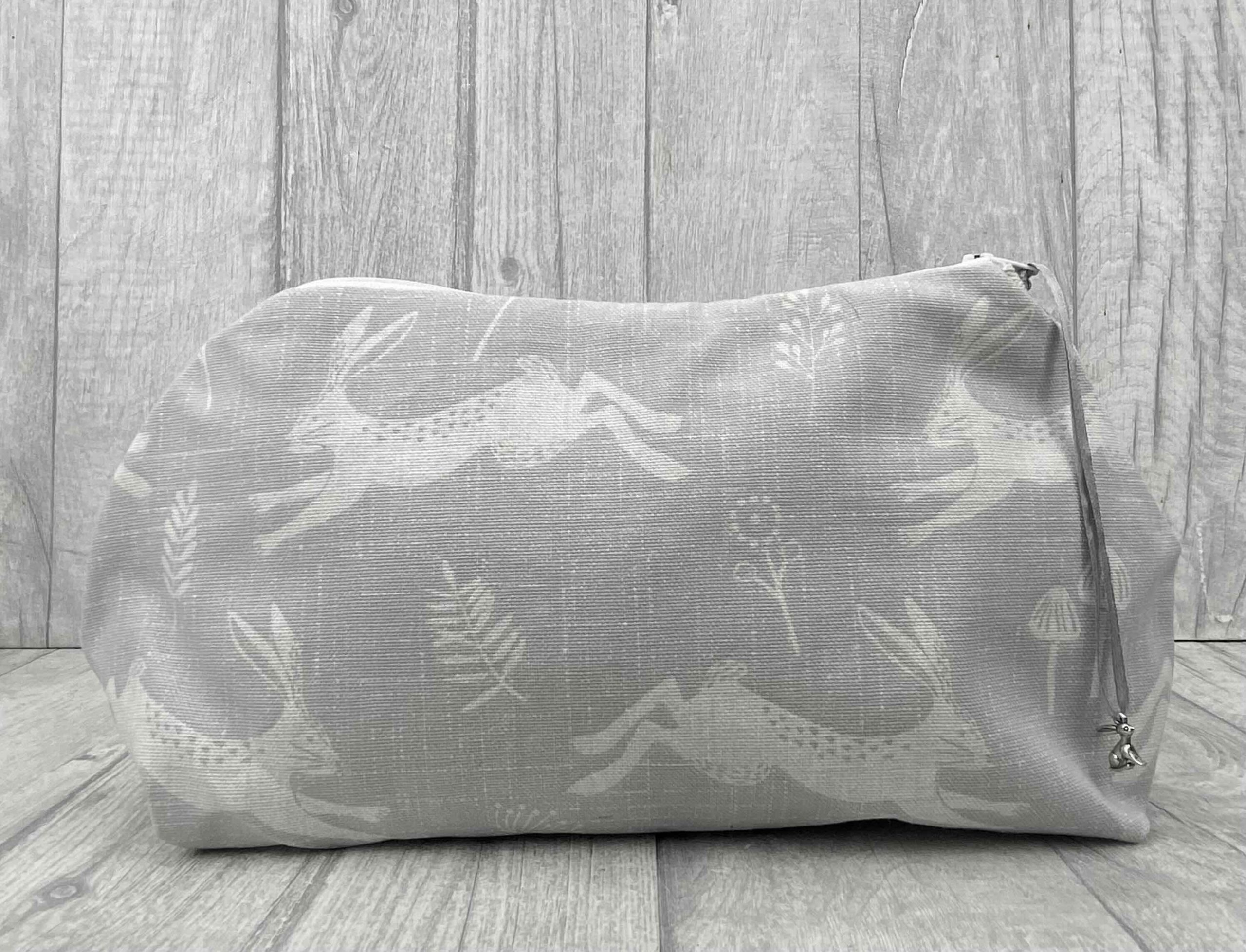 Hare Grey Zip Bag TT